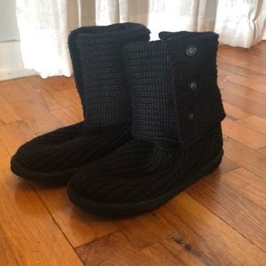 Black classic cardy UGGs